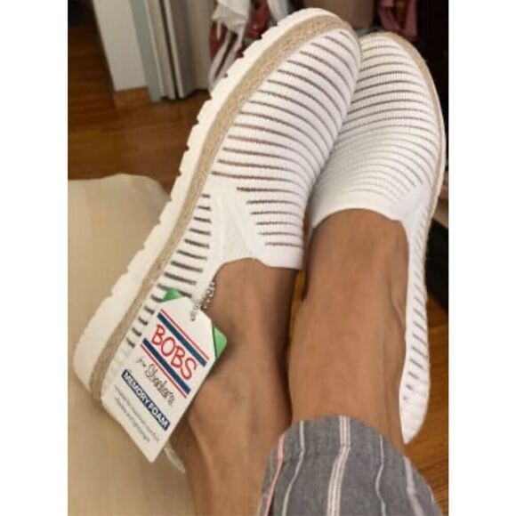 BOBS SKECHERS White Slip On Sneakers 9 - Picture 2 of 10